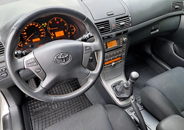 Toyota Avensis cena 21500 przebieg: 185746, rok produkcji 2009 z Tarnów małe 704